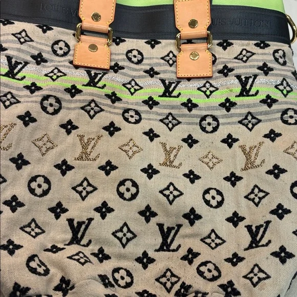 Louis Vuitton Cheche Gypsy Handbag Monogram Jacquard GM 💚 🖤